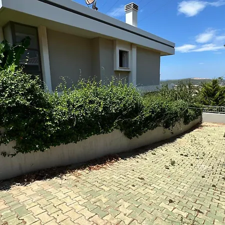 Villamonda Villa *